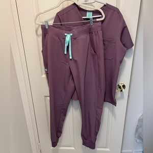 Garde Malade L One Pocket and Jogger Scrub Set, Mauve Purple